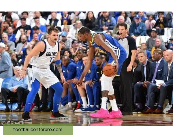 NBA独行侠比分走势解析球队表现与关键对决全面观察