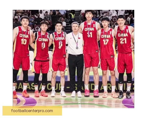 中国男篮备战亚洲杯阵容确定 新星表现引关注与期待